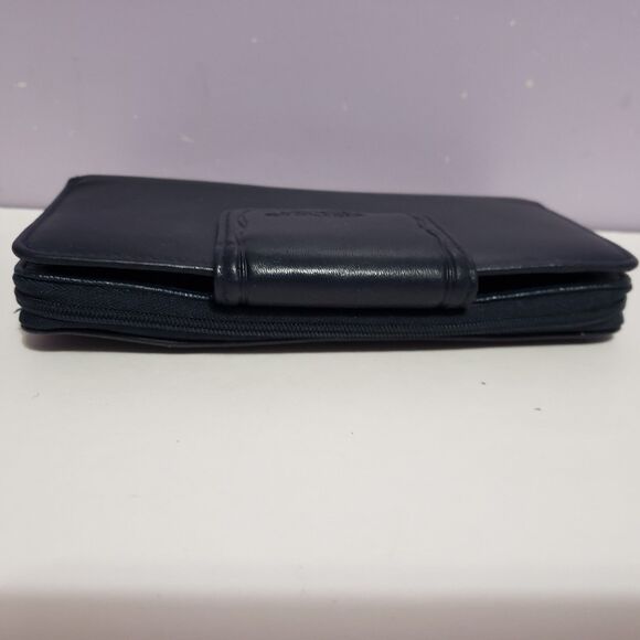 Buxton Genuine Leather Dark Blue Women's Zip Around Wallet 7"×4" - Picture 6 of 8